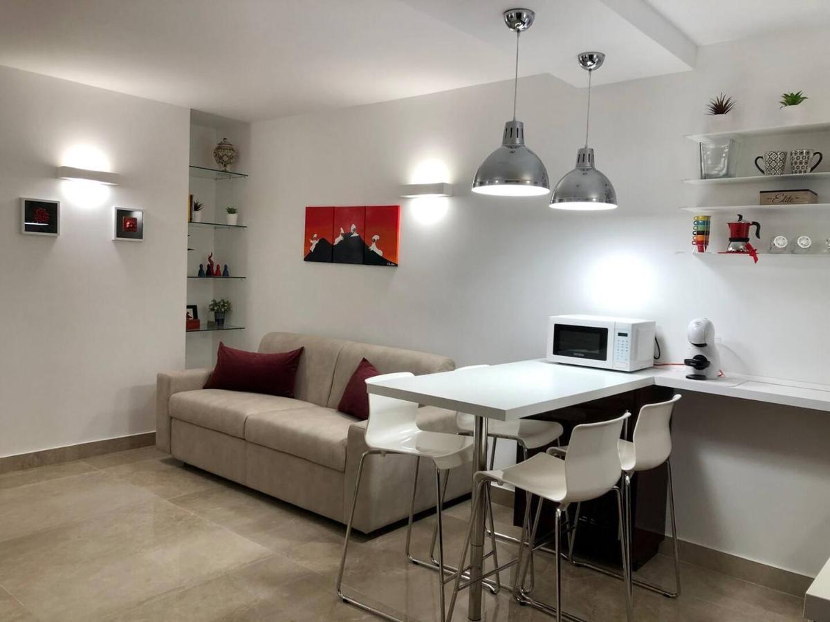 Rosso Partenopeo Suite Naples Exterior photo